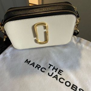 Marc Jacobs - The Snap Shot Bag